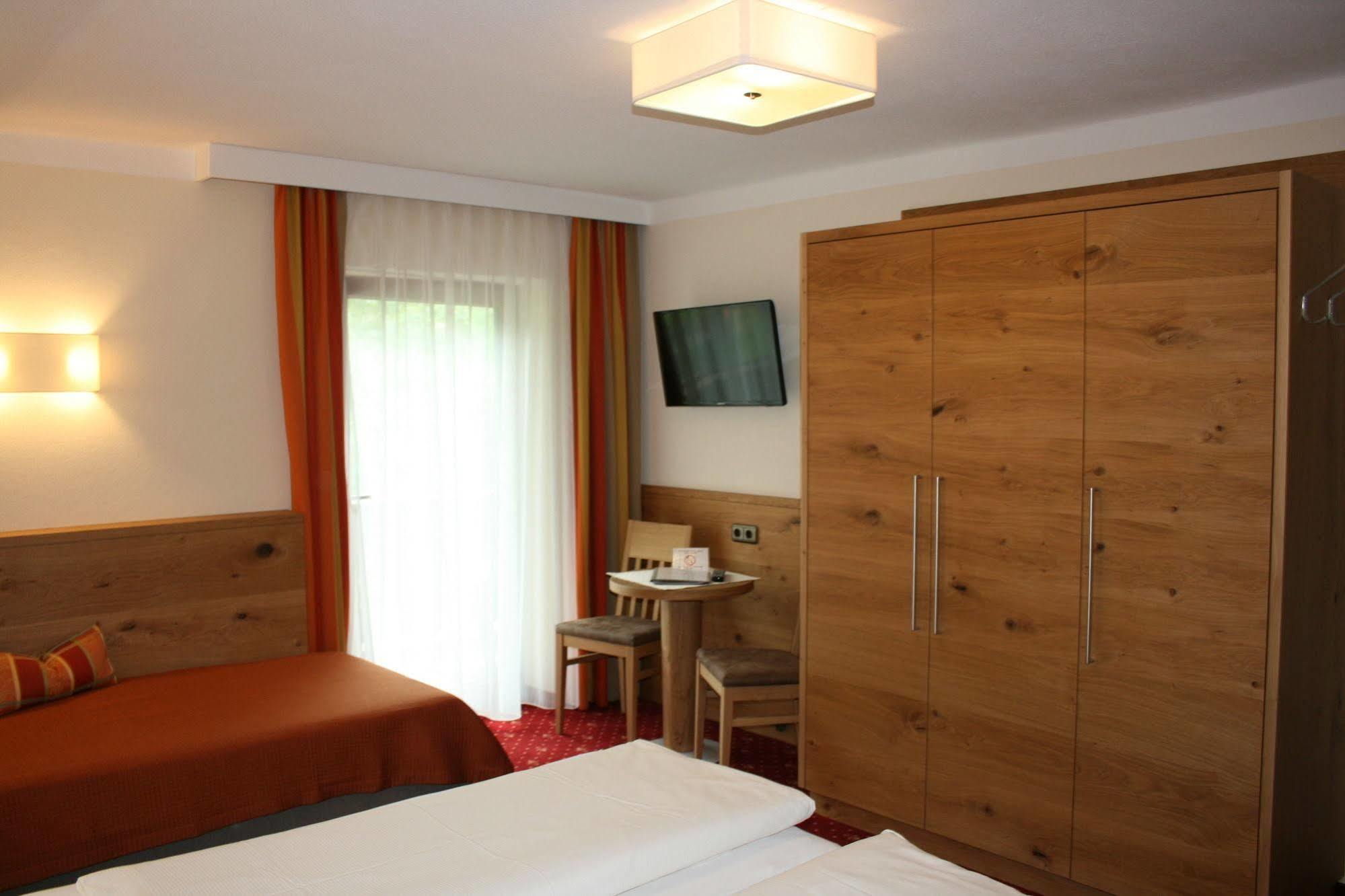 Pension Birkenhof Mayrhofen Exteriör bild